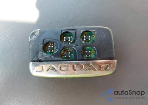 2015 Jaguar Xj Xjl Portfolio z USA, uszkodzony, nr VIN SAJWA2GZ6F8V79479